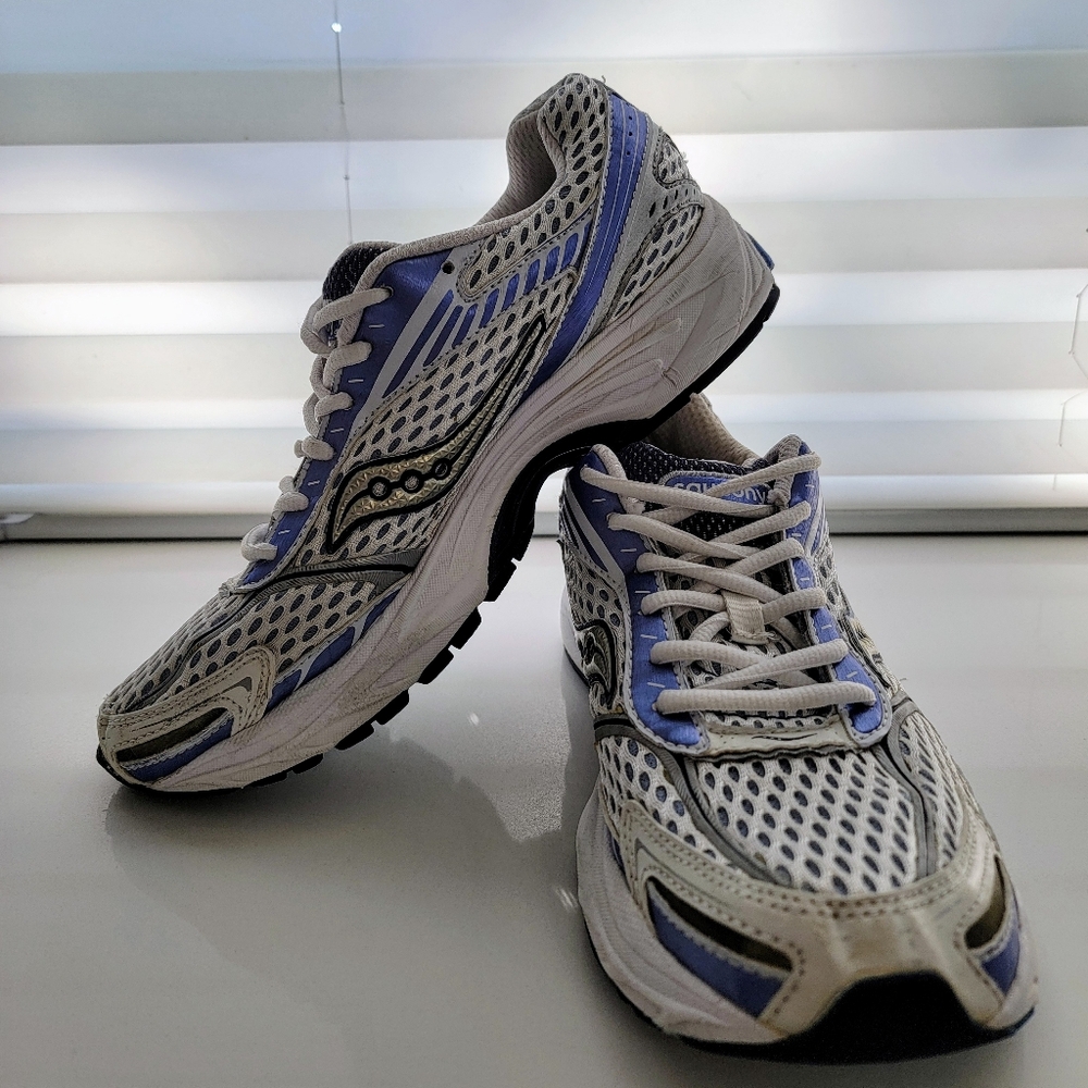 Saucony Ride 2 Blue and White Running Shoe, Women's Size 10